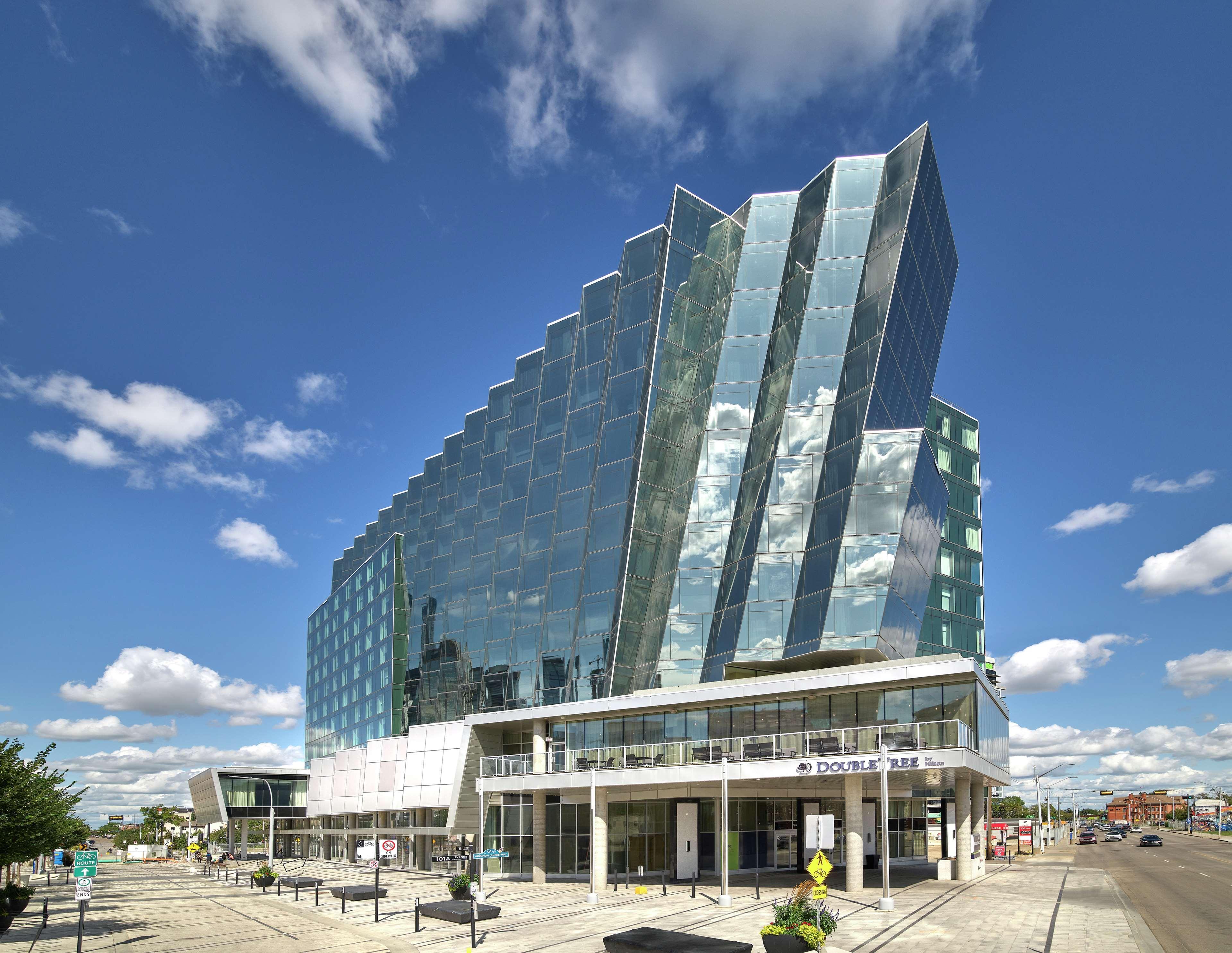 Doubletree By Hilton Edmonton Downtown Hotel Ngoại thất bức ảnh