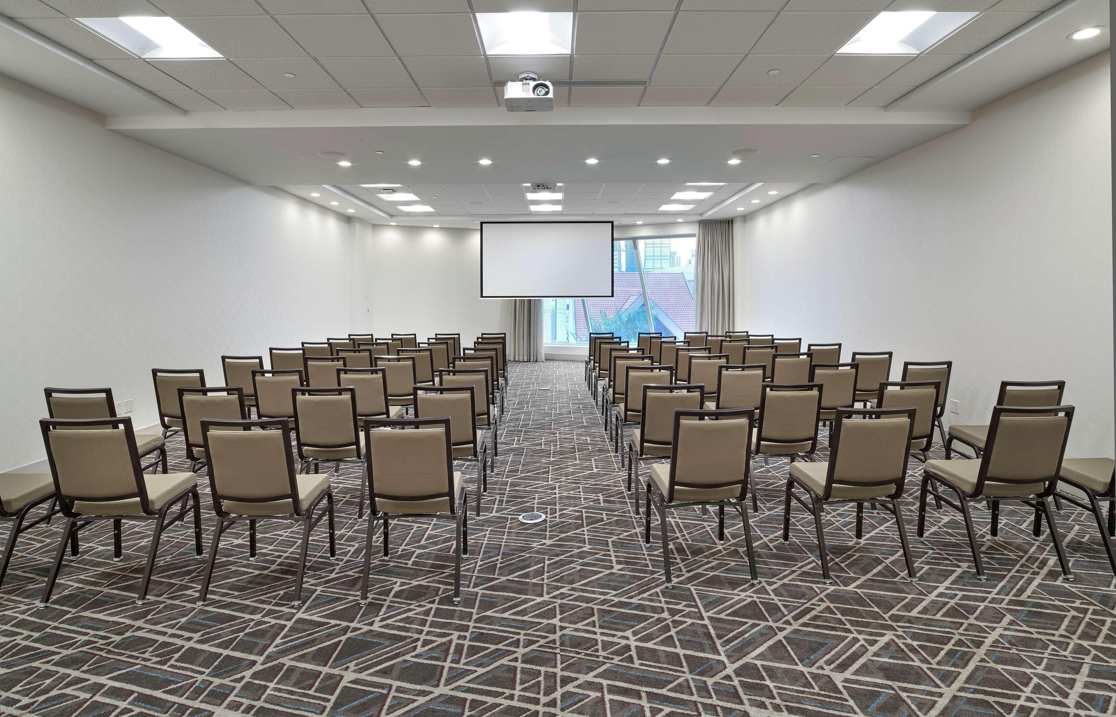 Doubletree By Hilton Edmonton Downtown Hotel Ngoại thất bức ảnh