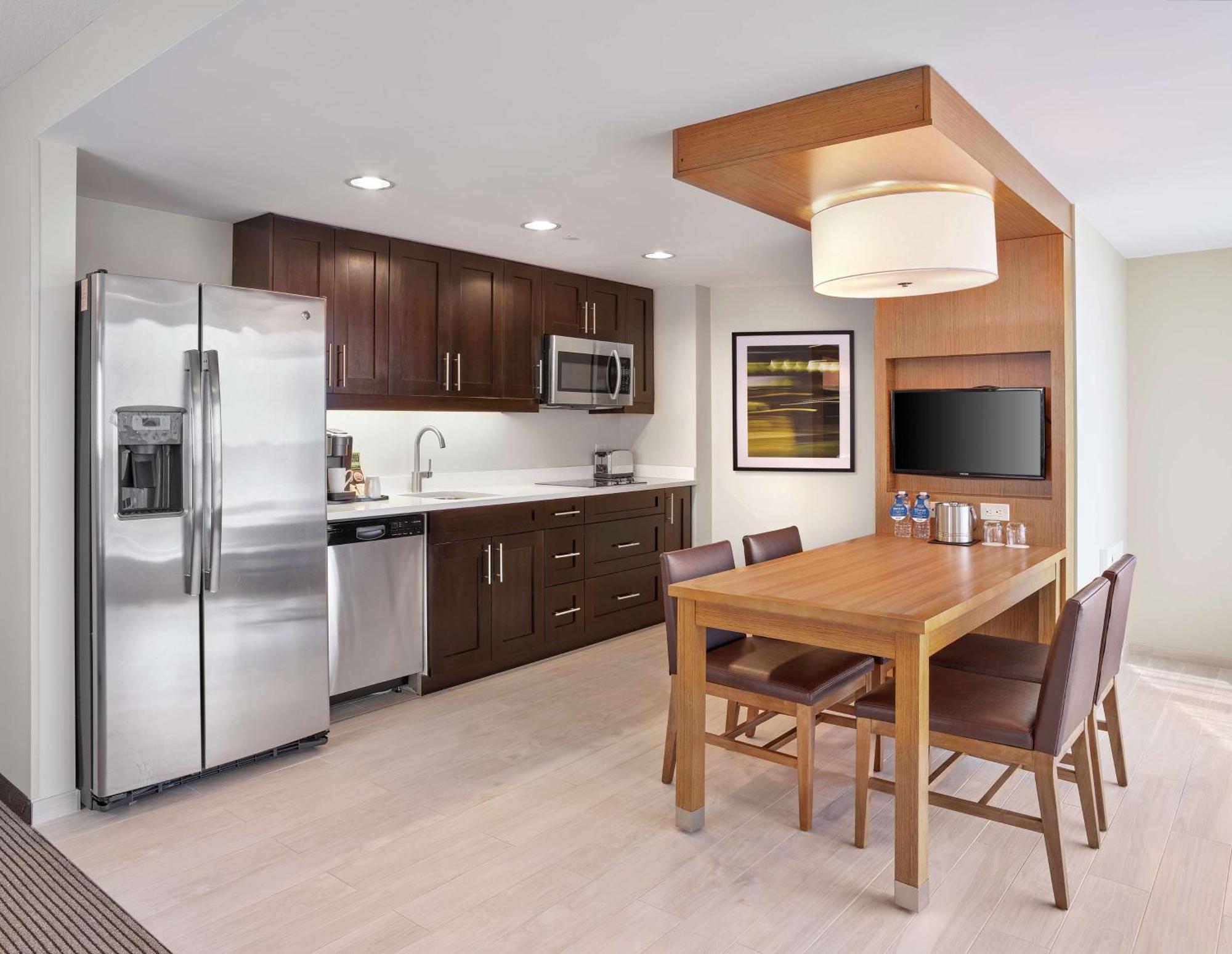 Doubletree By Hilton Edmonton Downtown Hotel Ngoại thất bức ảnh