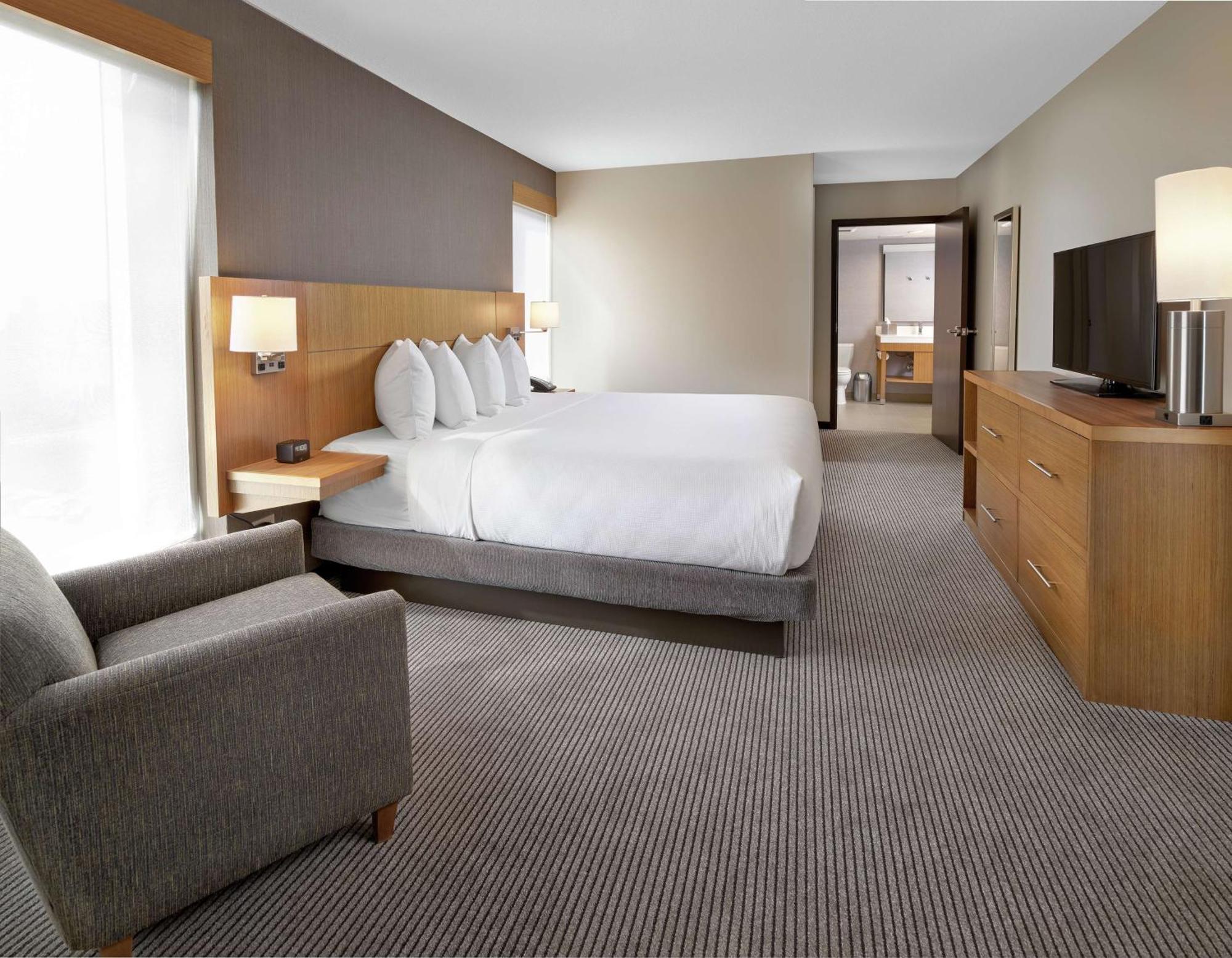 Doubletree By Hilton Edmonton Downtown Hotel Ngoại thất bức ảnh