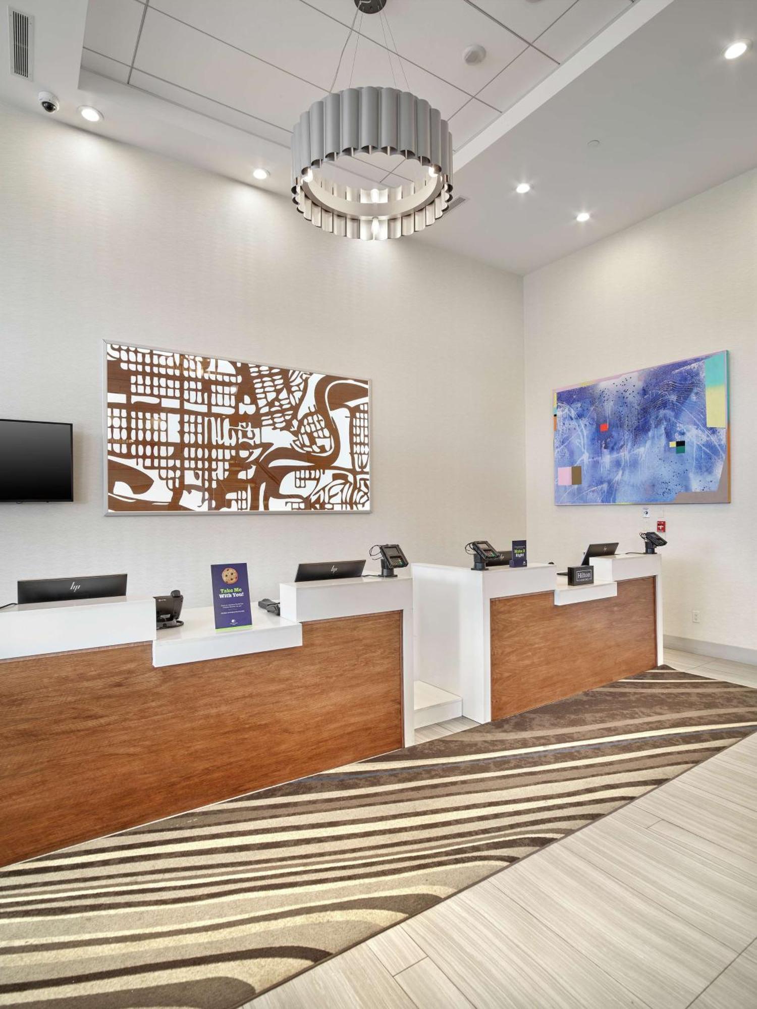 Doubletree By Hilton Edmonton Downtown Hotel Ngoại thất bức ảnh