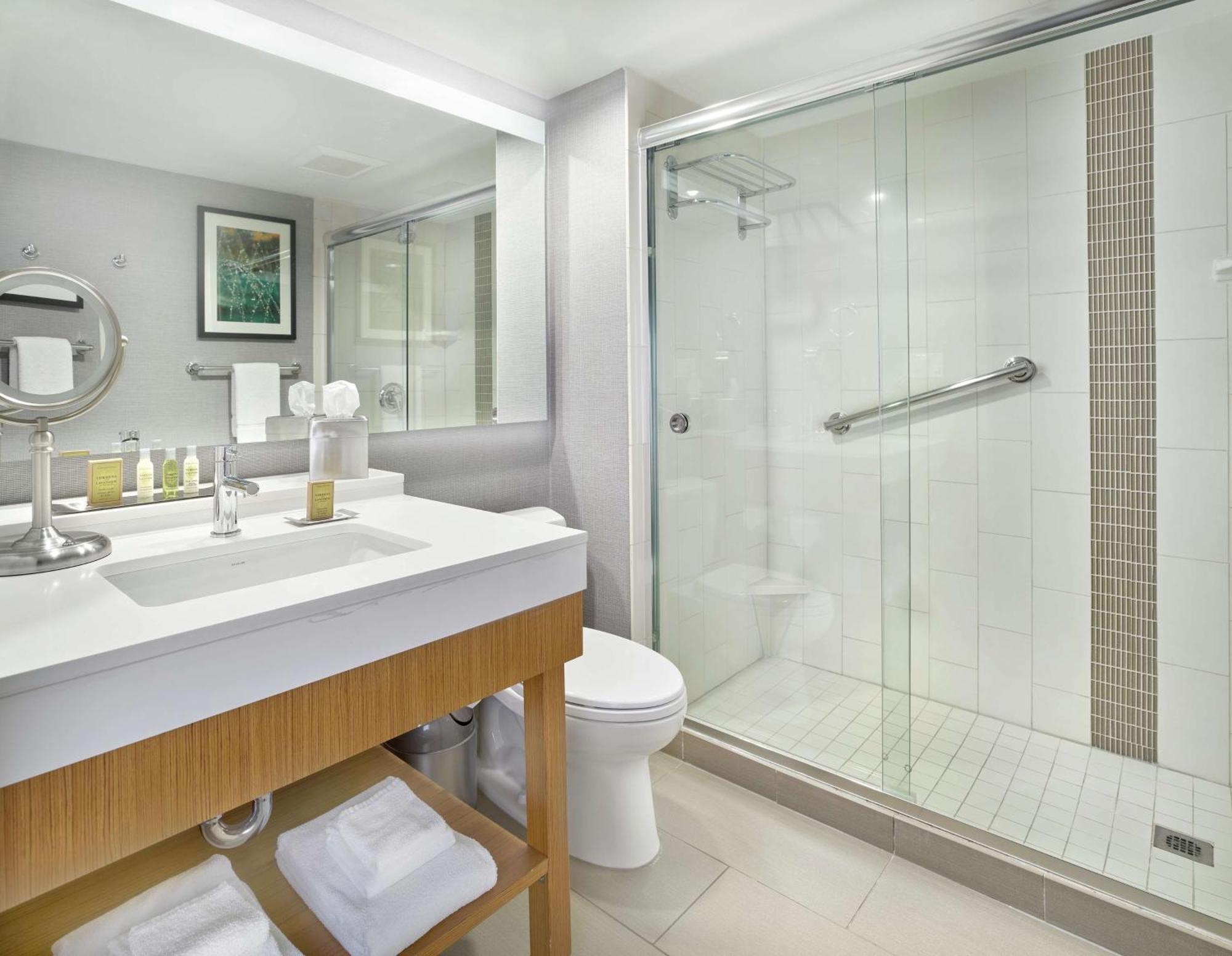 Doubletree By Hilton Edmonton Downtown Hotel Ngoại thất bức ảnh