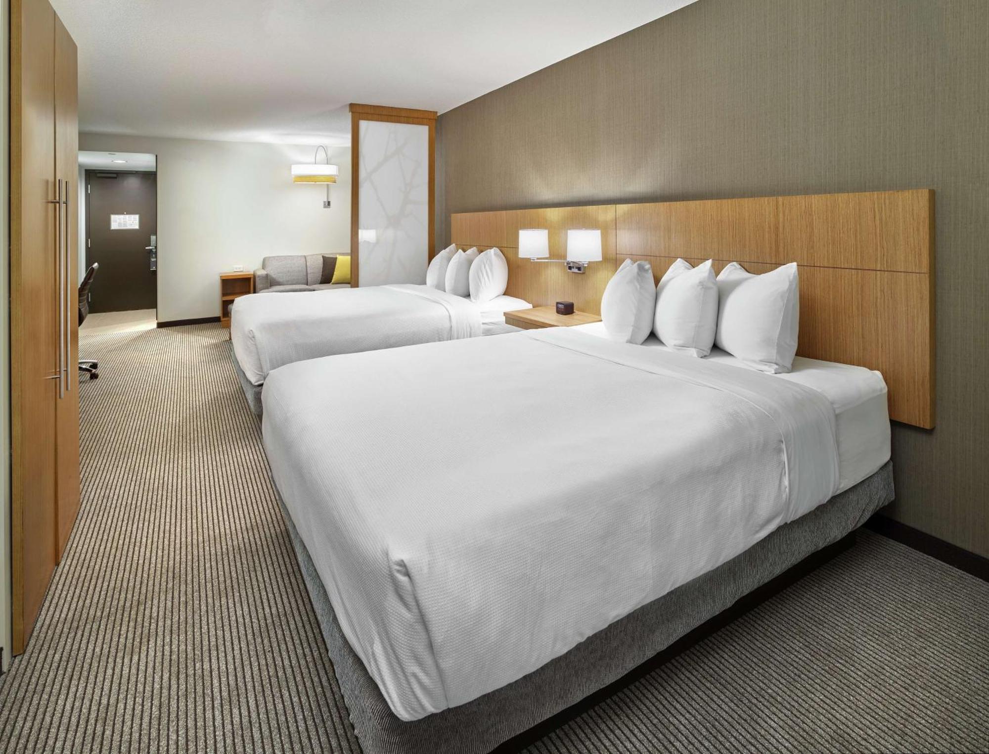 Doubletree By Hilton Edmonton Downtown Hotel Ngoại thất bức ảnh