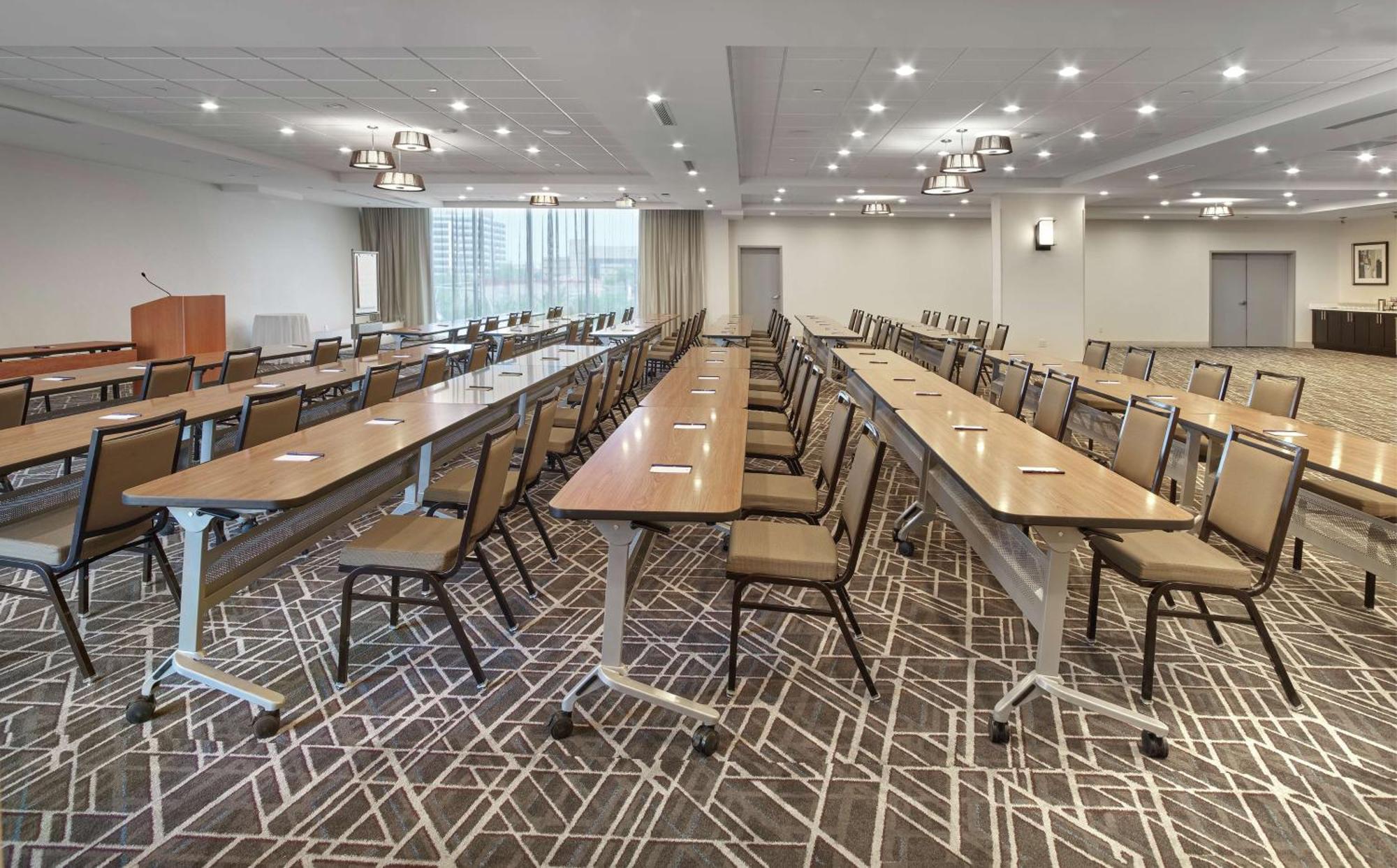 Doubletree By Hilton Edmonton Downtown Hotel Ngoại thất bức ảnh
