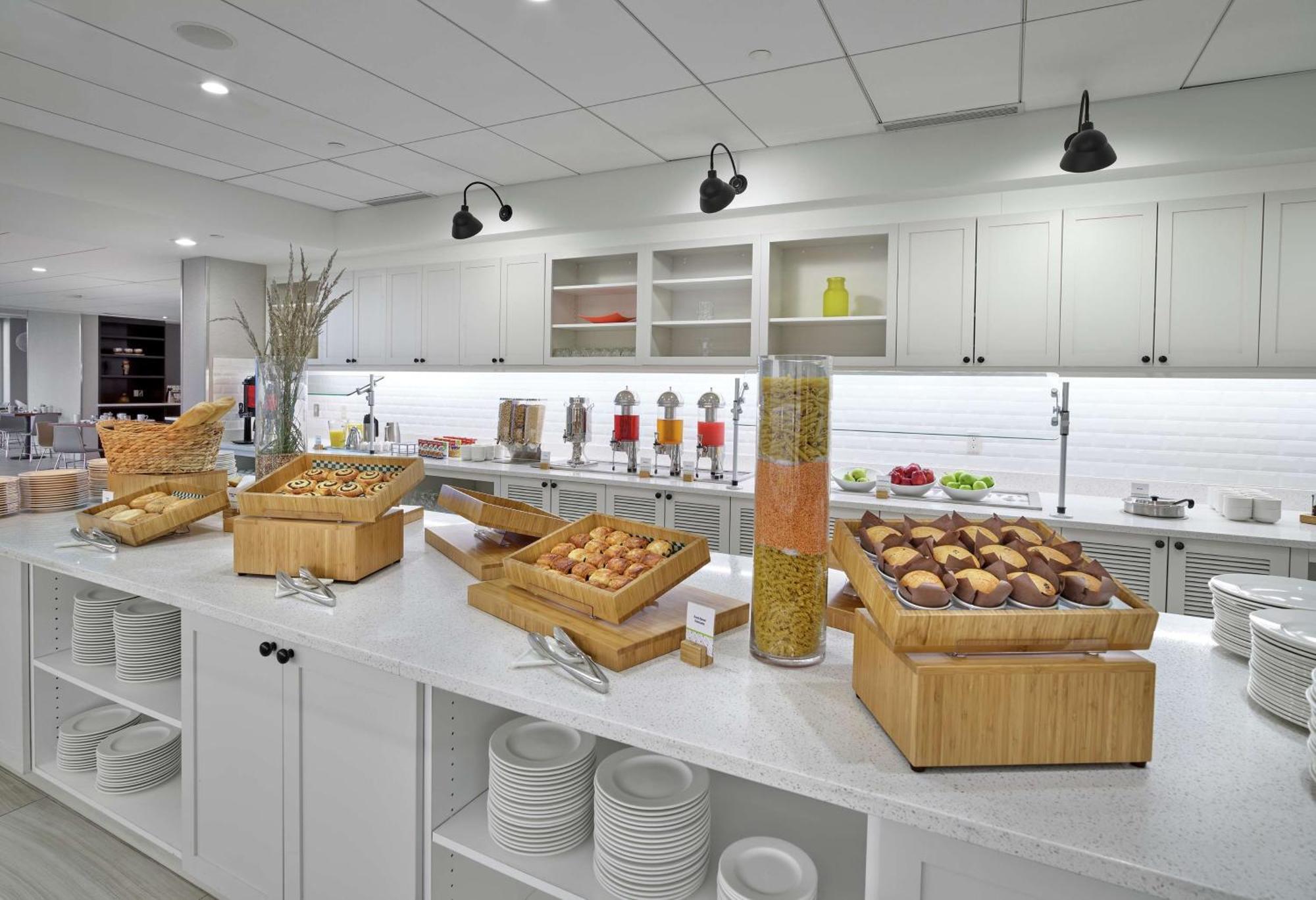 Doubletree By Hilton Edmonton Downtown Hotel Ngoại thất bức ảnh