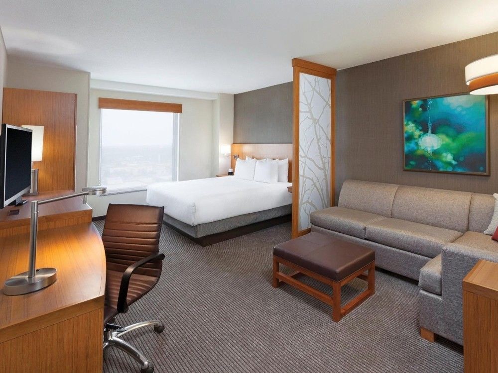 Doubletree By Hilton Edmonton Downtown Hotel Ngoại thất bức ảnh