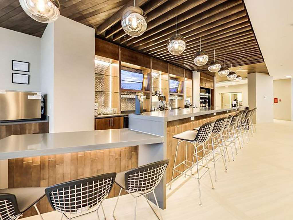 Doubletree By Hilton Edmonton Downtown Hotel Nhà hàng bức ảnh